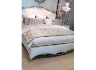 Klassiek houten bed huwelijk tweepersoonsbed bedden design gestoffeerde slaapkamer