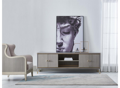 Italiaanse meubels voor de woonkamer: kast, commode en dressoirs.