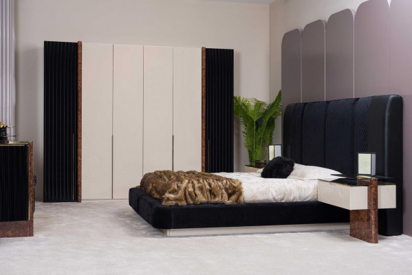 Luxe slaapkamerset bed 2 nachtkastjes + houten kledingkast compleet.