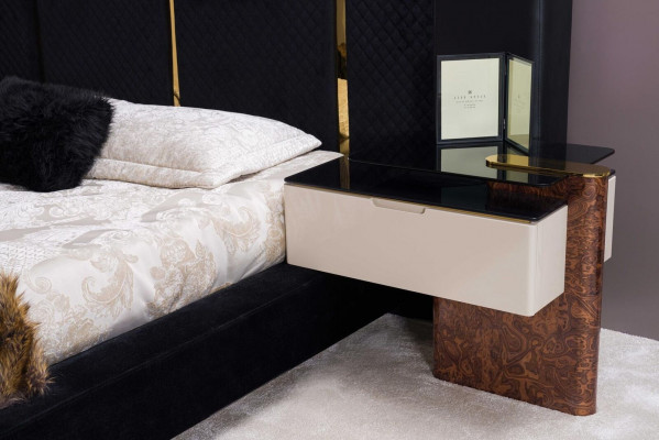Luxe slaapkamerset bed 2 nachtkastjes + houten kledingkast compleet.