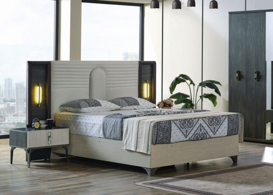 Luxe slaapkamerset 4-delig. Bed 2x nachtkastjes kledingkast Beige