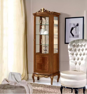 Klassieke hoogwaardige bruine vitrine glazen kast van echt hout meubeldesign