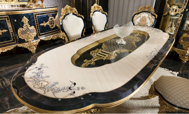 Stijlvolle zwart-gouden eetkamerset luxe dressoir eettafel.