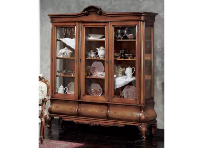 Woonkamer Vitrine Klassieke houten meubels met op maat gemaakte laden vitrine.