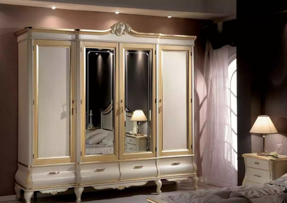 Klassieke luxe Witte vierdeurs slaapkamerkast Houten meubels Nieuw