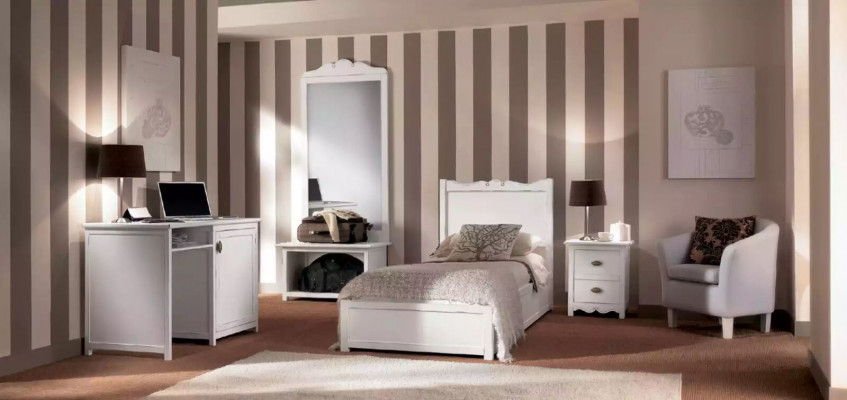 Slaapkamer Bed Nachtkastje Bureau Staande spiegel Groep Set 4-delig.
