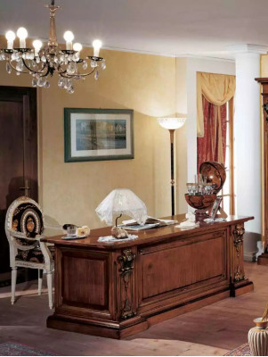 Bruin massief houten bureau Klassiek kantoormeubilair Werkkamertafel
