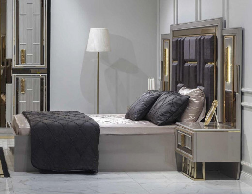 Slaapkamer bed nachtkastje kledingkast ladekast hout set 5-delig.
