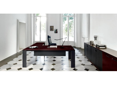 Ontwerp bureau Italiaanse meubelen inrichting tafel computermeubels Frezza