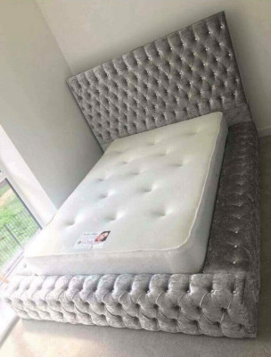 Klassieke Engelse stijl bed Dubbele stof Chesterfield bedden 160x200cm Nieuw.