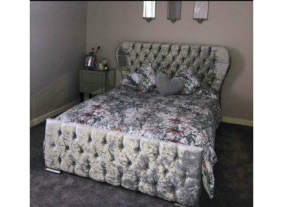 Chesterfield Design Velvet Bed Luxe Textile Bedden Slaapkamer Dubbel 200x200cm.