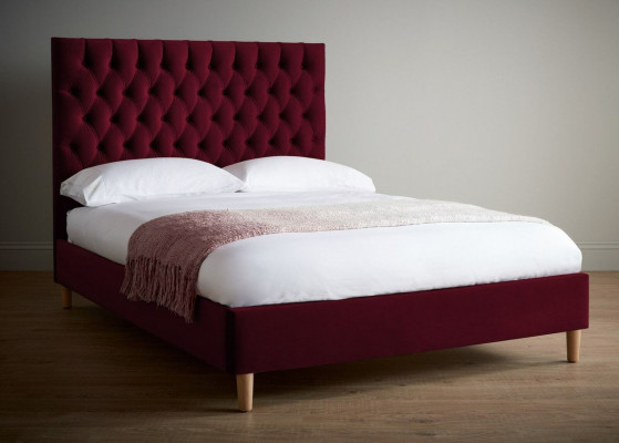 Rood Chesterfield bed gestoffeerd tweepersoonsbed bedden Groot XXL ontwerper luxe bed