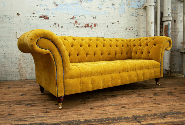 Ontwerper gele Chesterfield 3-zits luxe bankstel met drie zitplaatsen.