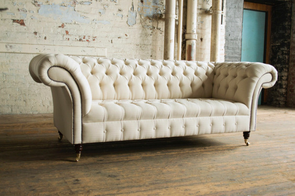 Moderne beige Chesterfield bankstel voor 3 personen voor in de woonkamer