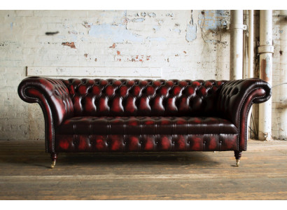 Bordaux Chesterfield driezits luxe woonkamer 3-zitsbank.
