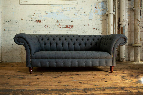 Grijze textielbank Grijze Chesterfield-driepersoons luxe woonkamerbank