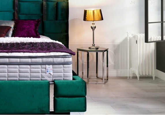 Bed met bekleding Tweepersoonsbed Ontwerper bed Huwelijksbed Slaapkamer Velours bed Stoffen bedden