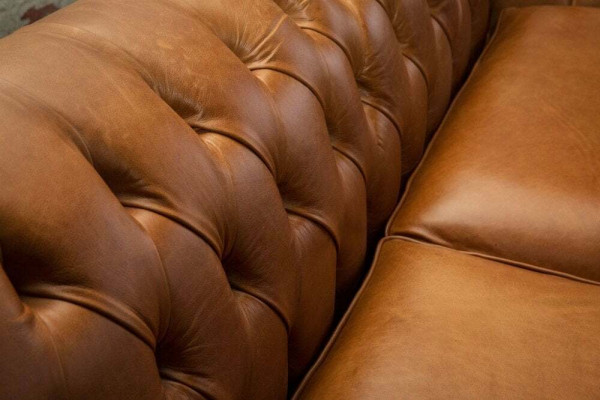 Bruine Chesterfield driezits luxe woonkamer 3-zitsbank