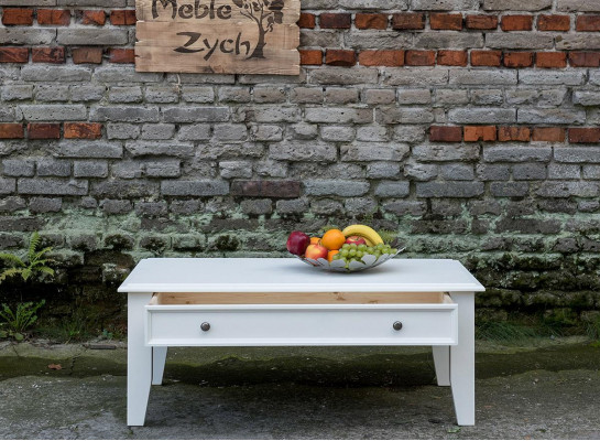 Vakantiehuis woonkamer tafel salontafel handgemaakt echt hout bank bijzettafels