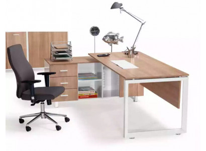 Hoektafel van hout bruin Exclusief moderne kantoormeubelen in studeerkamer