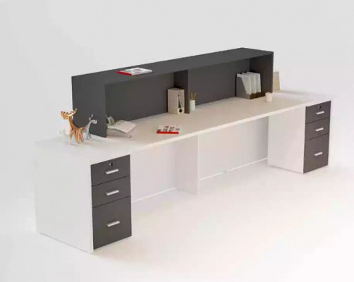 Luxe receptiebalie in moderne stijl gemaakt van hoogwaardige materialen.