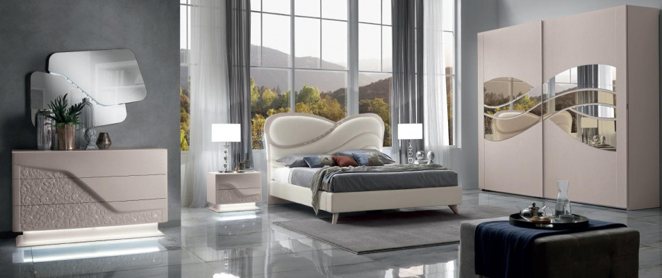 Slaapkamerset 5-delig Luxe Bed 2x Nachtkastje Ladekast Kledingkast Hout Nieuw