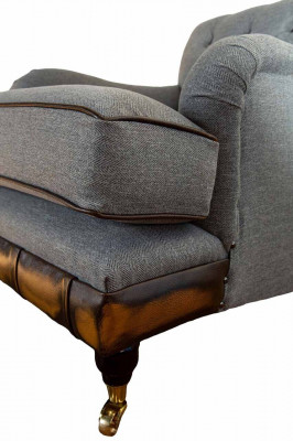 Fauteuil vleugelback zits stof luxe woonkamer klassiek Chesterfield.