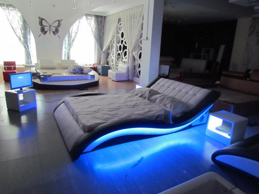 Luxe bed ontwerpbedden Digitale USB-slaapkamermeubels Lederen tweepersoonsbedden.