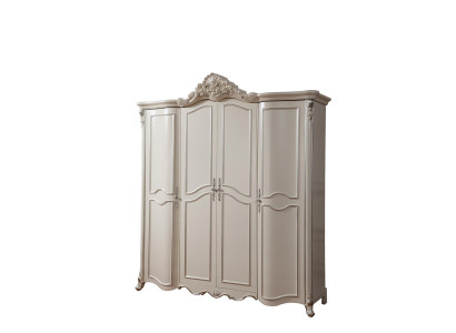 Exquise driedeurs witte kledingkast in klassieke stijl.