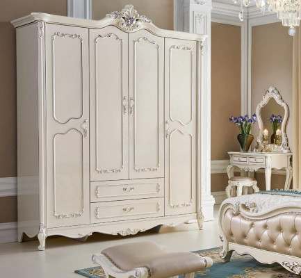 Klassieke antieke stijl kledingkast kast houten garderobe slaapkamer barok.
