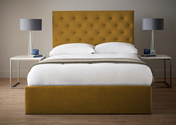 Engelse Chesterfield-bed Designer gestoffeerde beddenframe Textielstof Goud