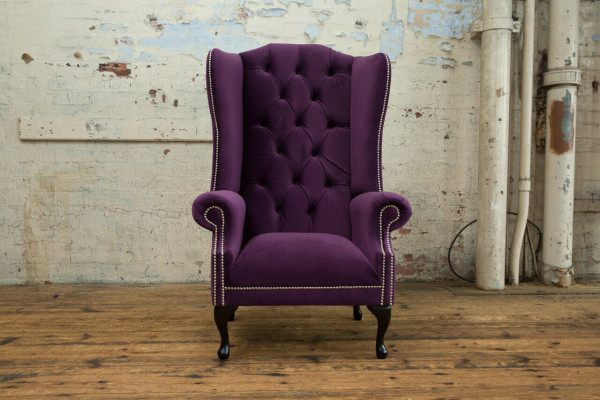 Chesterfield design bank fauteuil sofa bekleding luxe textiel banken oorfauteuil.