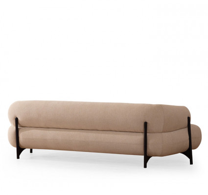 Bruin-witte woonkamer bankstel exclusieve driezitsbanken fauteuils.