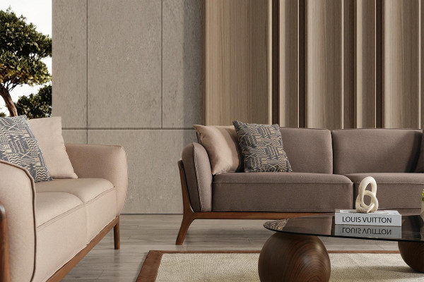 Stijlvolle beige driezits bankstel woonkamer gestoffeerde banken zitmeubilair