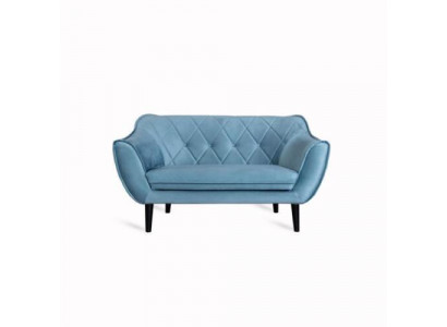 Comfortabele, zachte 2-zitsbank met luxe bekleding in een zachtblauwe kleur.