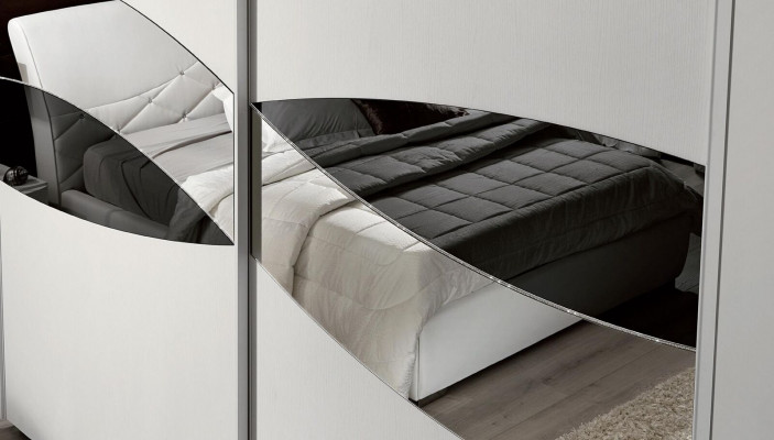 Kast kledingkast met zweefdeuren slaapkamer houten kast hout spiegel