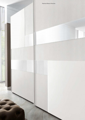 Kledingkast met zweefdeuren, houten kasten, kast slaapkamer, garderobe
