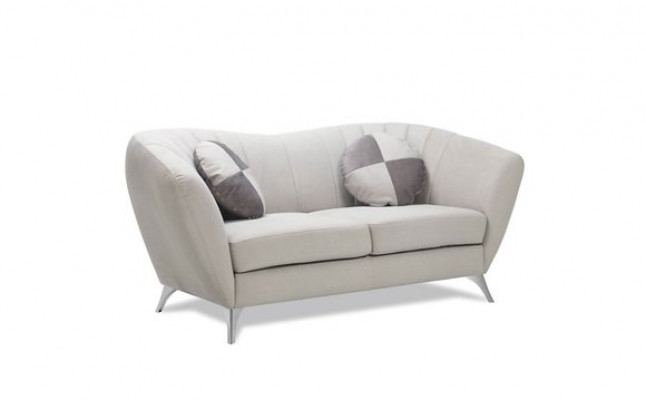 de 2-zitsbank in een elegante en moderne stijl past perfect in elk interieur