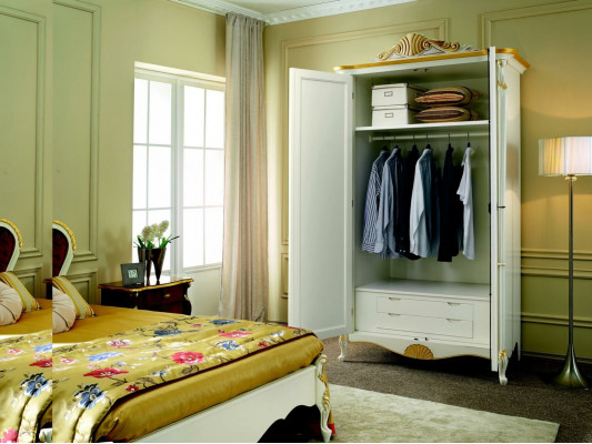 Klassieke meubels Spiegel Kast Houten kast Kasten Dressoirs Ladenkasten Italië