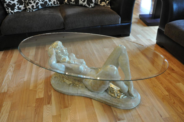 Erotische glazen tafel sculptuur figuur salontafel tafel bank bestel tafels standbeeld
