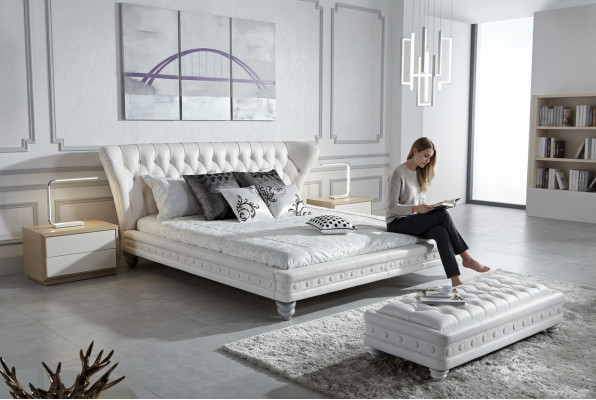 Ontwerper tweepersoonsbed bed bedden leer Chesterfield hotel luxe slaapkamer