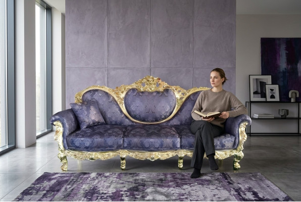 Troonbank Koningin fluwelen gestoffeerde 3-zitsbank in antieke stijl fauteuil lounge Chesterfield.