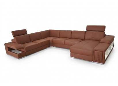 Woonomgeving met een U-vormige design hoekbank.