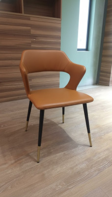 Ontwerp fauteuil metaal gestoffeerd lounge clubstoel zitplaats ontspan luxe kamer wacht nieuw