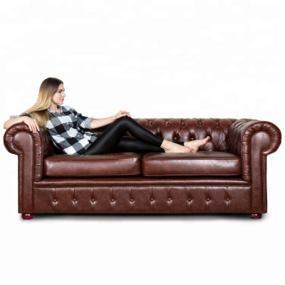 Klassieke bruine leren Chesterfield bankstel met gestoffeerde zitting 3-zits.