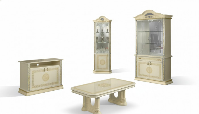 Woonkamerset, set van 4 stuks. Groep, dressoir, vitrine, 2 salontafels, barok, rococo.