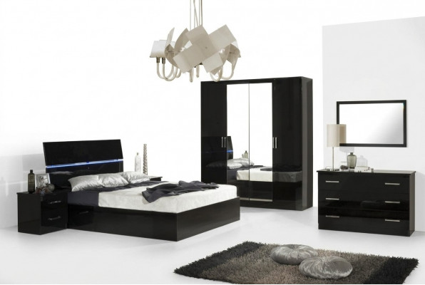 Slaapkamerset Compleet Commode Bed Kledingkast Bedden Nachtkastje 6-delig.