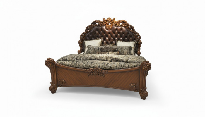 Klassiek bed in barok-rococo Chesterfield-stijl, dubbel lederen hotel antiek.