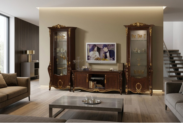 Woonkamermeubel in barokstijl met vitrinekast, dressoir, tv-meubel en wandkast.