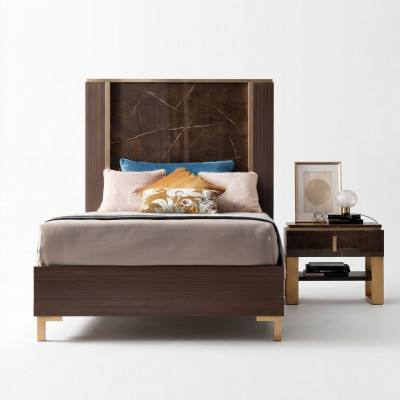 Bed nachtkastje slaapkamer gestoffeerd bed klassiek ontwerper meubels arredoclassic